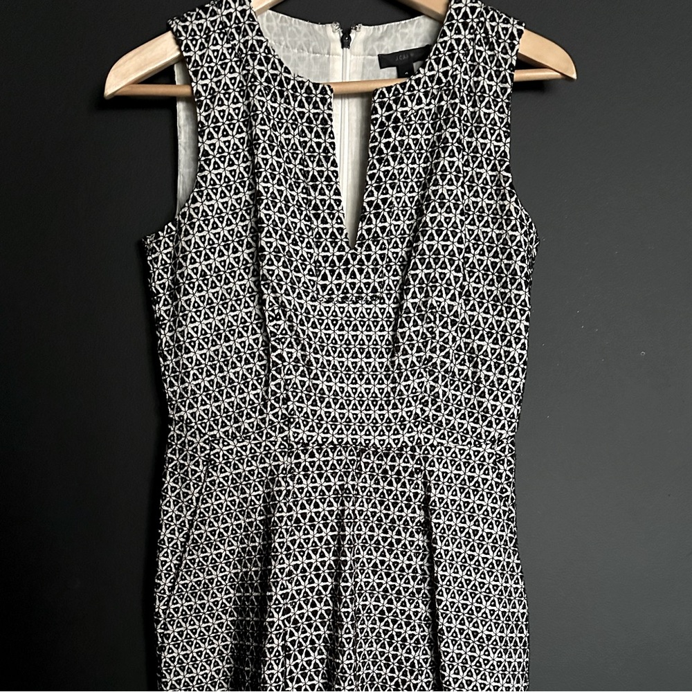 Black and white mini dress with pockets